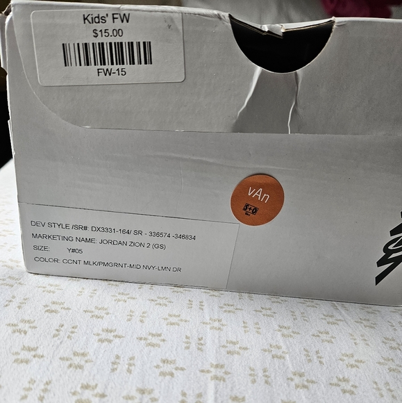 Jordan shoes - Picture 2 of 4